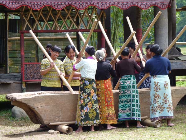 Sulawesi Toraja Travel